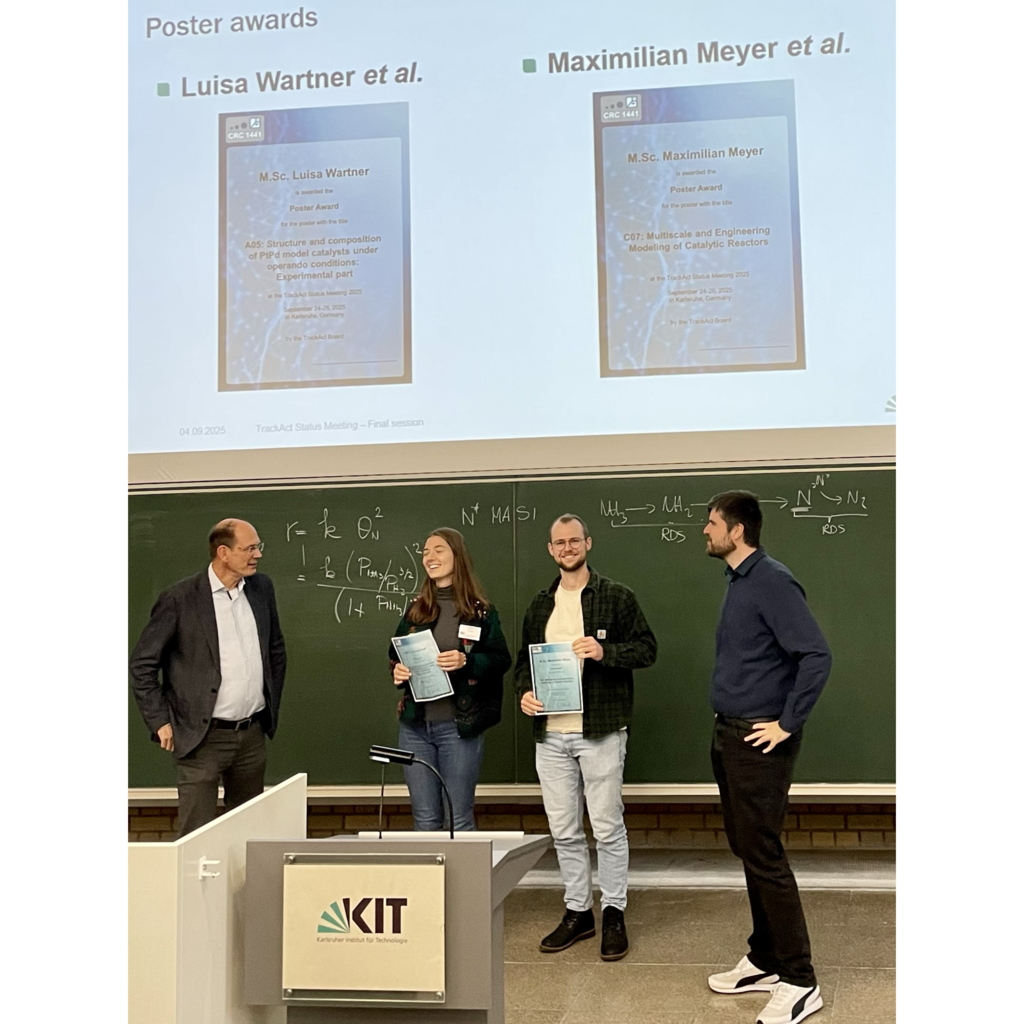 Preisverleihung für Poster Awards am Karlsruher Institut für Technologie (KIT) während des Statusmeetings des SFB 1441 TrackAct im September 2025.